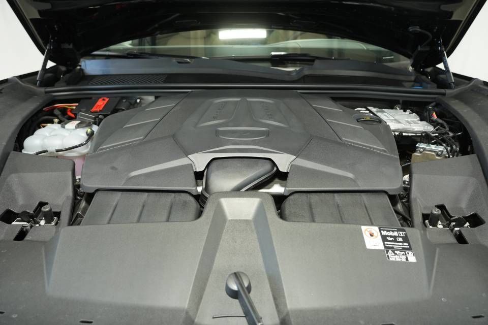 Certified 2026 Porsche Cayenne AWD/4WD image 29