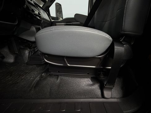 New 2025 Ford F650 2WD Regular Cab Super Duty image 20