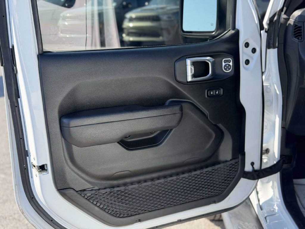 Used 2024 Jeep Wrangler Unlimited Sport AWD/4WD image 18