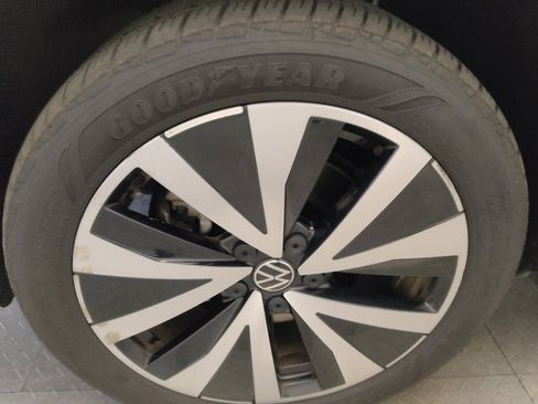 Used 2022 Volkswagen Taos SE image 31