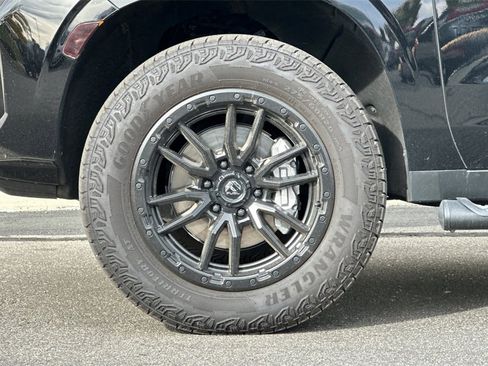 Used 2024 Chevrolet Tahoe Z71 image 29