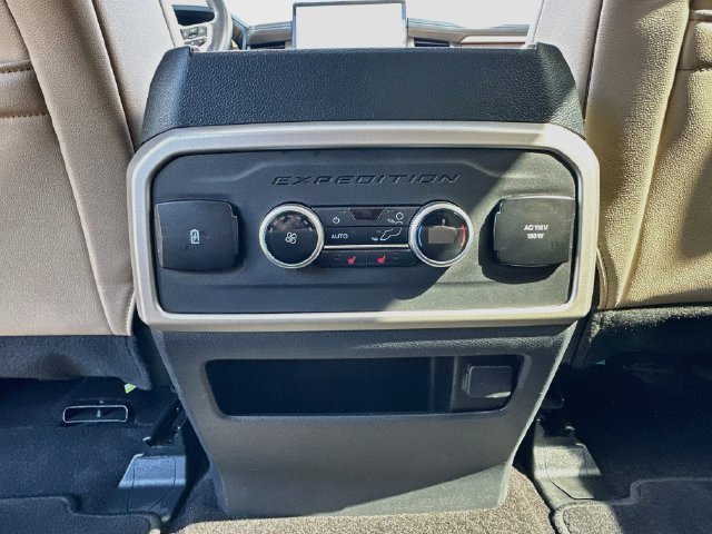 Used 2022 Ford Expedition Limited AWD/4WD image 27