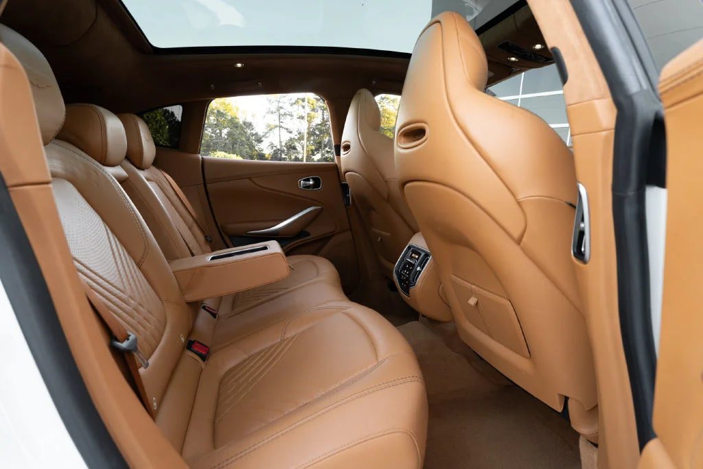 Used 2022 Aston Martin DBX AWD/4WD image 48