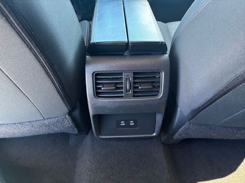 Used 2025 Nissan Rogue SV FWD image 23