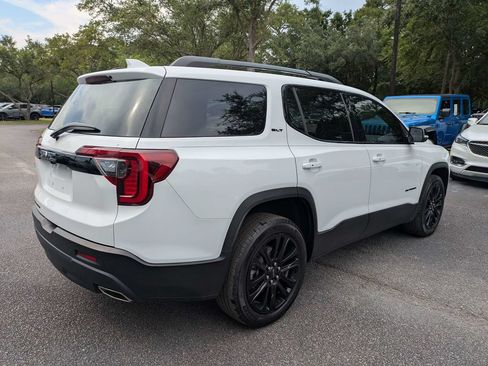 Used 2023 GMC Acadia SLT w/ Elevation Edition FWD image 4