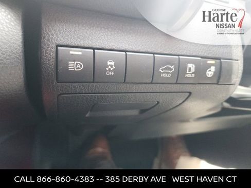 Used 2022 Toyota Camry SE w/ Cold Weather Package image 16