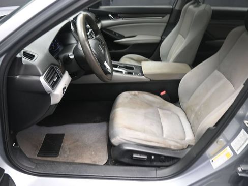 Used 2019 Honda Accord EX image 18