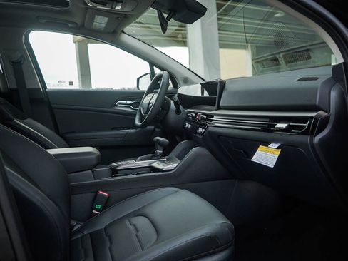 New 2026 Kia Sportage SX image 11