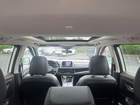Used 2023 Nissan Rogue SV w/ SV Premium B Package FWD image 21