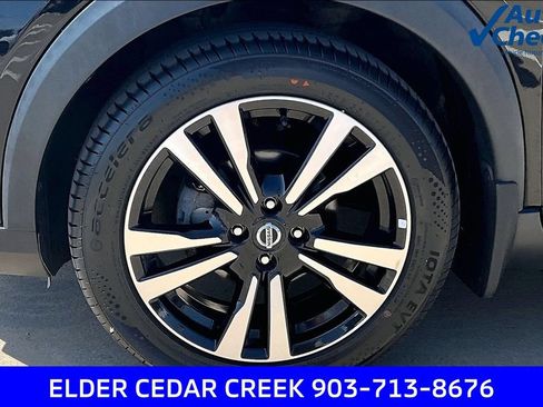 Used 2018 Nissan Kicks SV FWD image 10