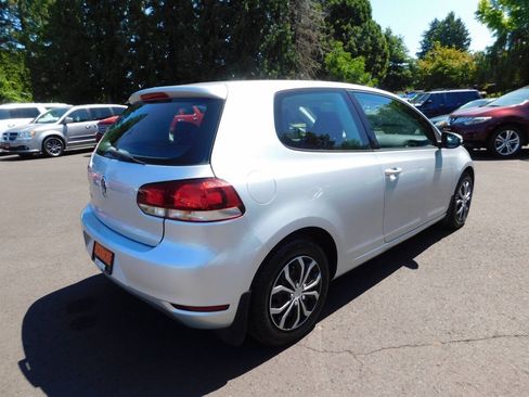 Used 2012 Volkswagen Golf 2-Door FWD image 2