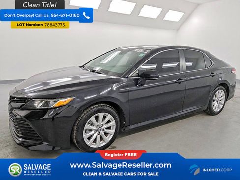 Used 2019 Toyota Camry LE image 1
