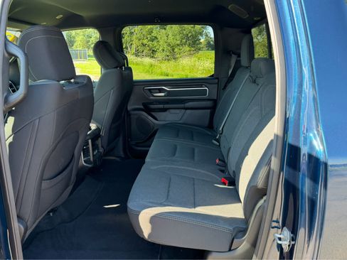 Used 2023 RAM 1500 Big Horn AWD/4WD image 40
