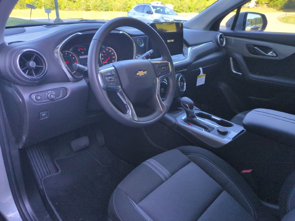 New 2026 Chevrolet Blazer LT w/ Convenience Package FWD image 16