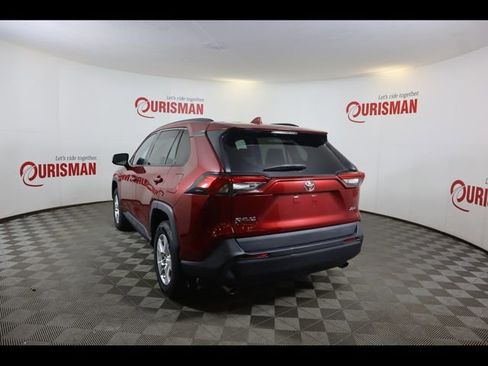 Used 2021 Toyota RAV4 XLE w/ Convenience Package image 10