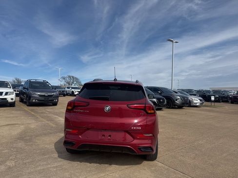 Used 2020 Buick Encore GX Essence w/ Advanced Technology Package image 11