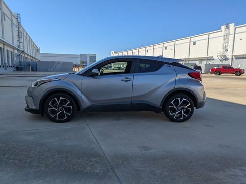 Used 2018 Toyota C-HR XLE image 8