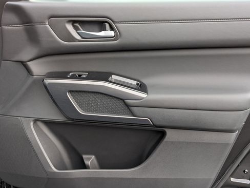 New 2026 Nissan Pathfinder SL image 31