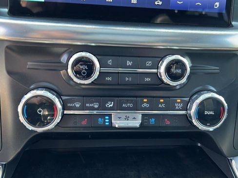Used 2022 Ford F150 Lariat w/ Max Trailer Tow Package AWD/4WD image 13