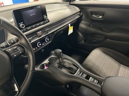 Certified 2025 Honda HR-V Sport image 27