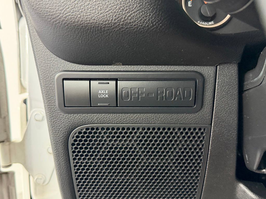 Used 2017 Jeep Wrangler Unlimited Sahara AWD/4WD image 41