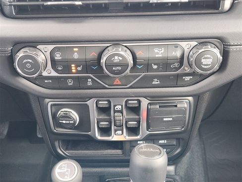 New 2026 Jeep Gladiator Sport image 14