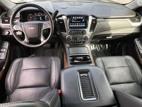 Used 2019 Chevrolet Suburban Premier image 21
