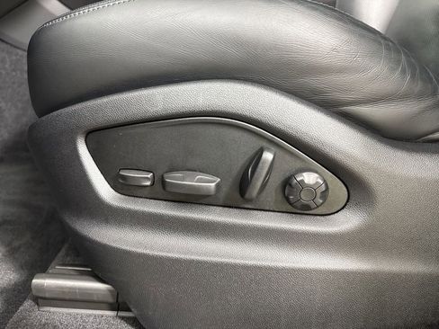 Certified 2024 Porsche Cayenne Coupe AWD/4WD image 39