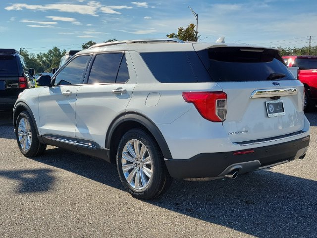 Used 2024 Ford Explorer Limited w/ Limited Technology Package RWD image 3
