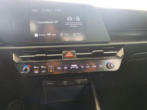 Used 2024 Kia Niro LX FWD image 33