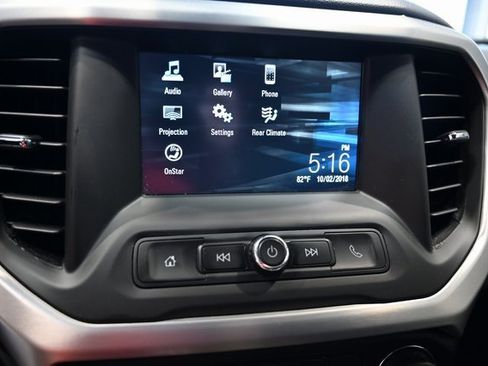 Used 2019 GMC Acadia SLE image 16