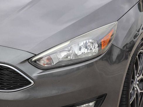 Used 2018 Ford Focus SEL FWD image 3
