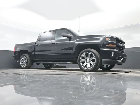 Used 2018 Chevrolet Silverado 1500 LT w/ All Star Edition AWD/4WD image 32