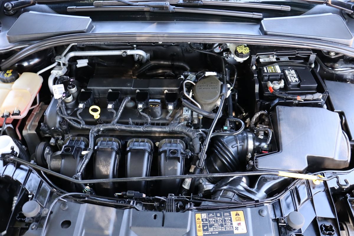 Used 2016 Ford Focus SE w/ Equipment Group 201A FWD image 40