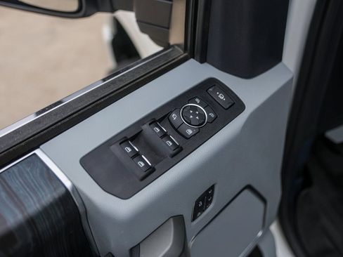 Used 2022 Ford F350 Limited image 24