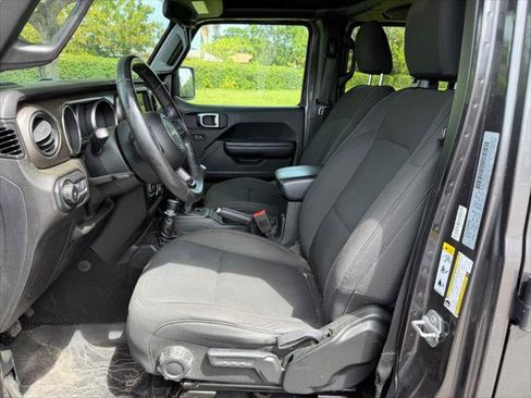 Used 2018 Jeep Wrangler Unlimited Sport S AWD/4WD image 26