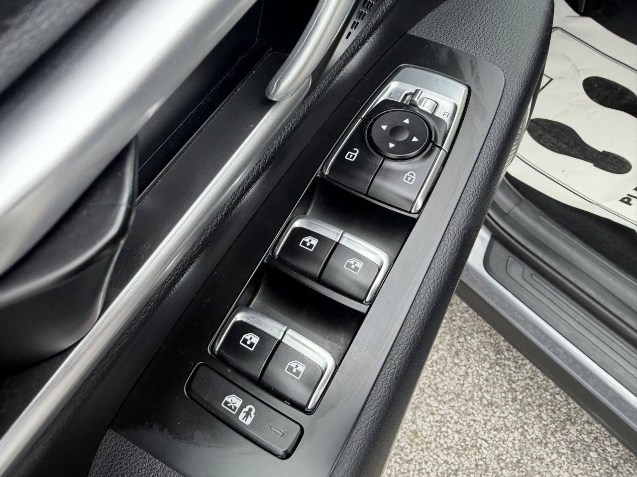 Used 2022 Kia Telluride LX AWD/4WD image 17