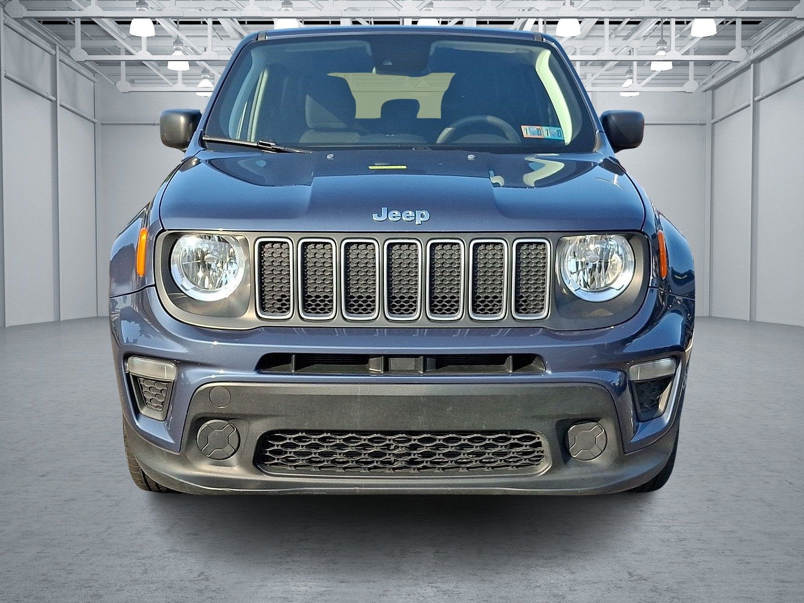 Used 2023 Jeep Renegade Latitude AWD/4WD image 2