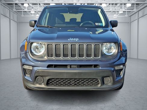 Used 2023 Jeep Renegade Latitude AWD/4WD image 2