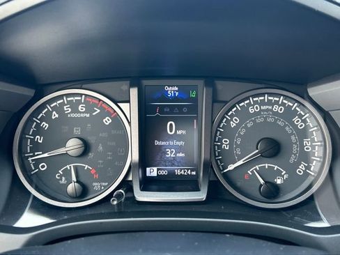Used 2023 Toyota Tacoma TRD Off-Road image 23