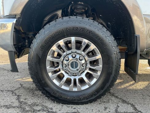 Used 2022 Ford F250 Lariat w/ Chrome Package image 13