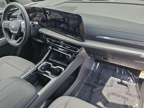 New 2026 Chevrolet Traverse LT w/ Driver Confidence Package FWD image 8