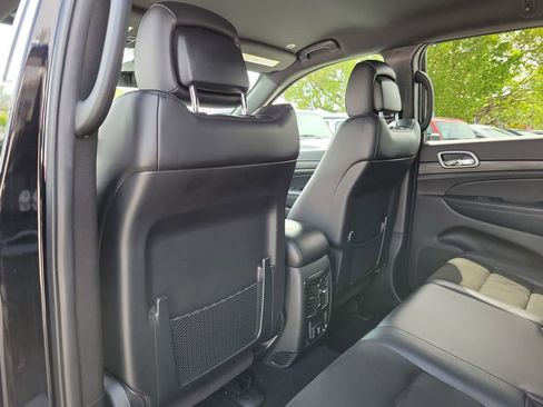 Used 2021 Jeep Grand Cherokee Laredo X RWD image 14