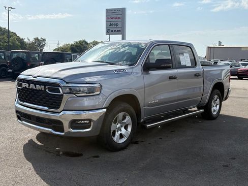 Used 2025 RAM 1500 Big Horn AWD/4WD image 3