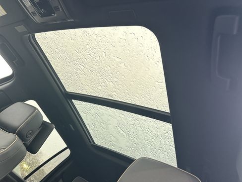 New 2026 Chevrolet Suburban Premier RWD image 34
