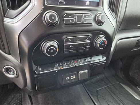 Used 2019 Chevrolet Silverado 1500 LT Trail Boss AWD/4WD image 9