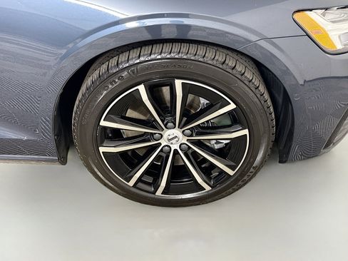 Used 2023 Volvo S60 T8 Plus image 32