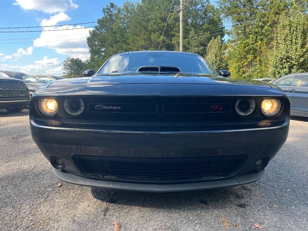Used 2018 Dodge Challenger R/T RWD image 2