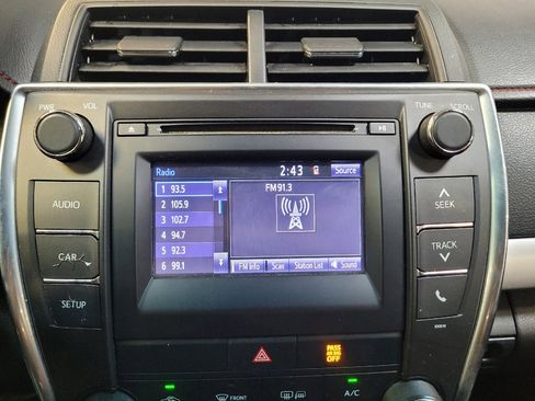 Used 2017 Toyota Camry SE FWD image 25
