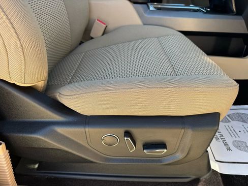 Used 2017 Ford F150 XLT w/ Equipment Group 302A Luxury image 43